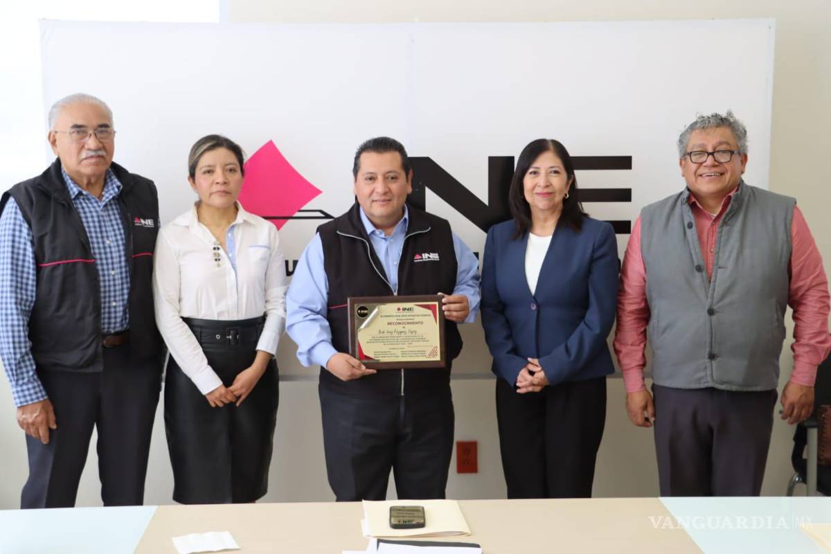 $!José Luis Vázquez López, Vocal Ejecutivo del INE en Coahuila, se despidió formalmente tras más de 30 años en el Servicio Profesional Electoral Nacional, agradeciendo el compromiso del funcionariado y la ciudadanía.