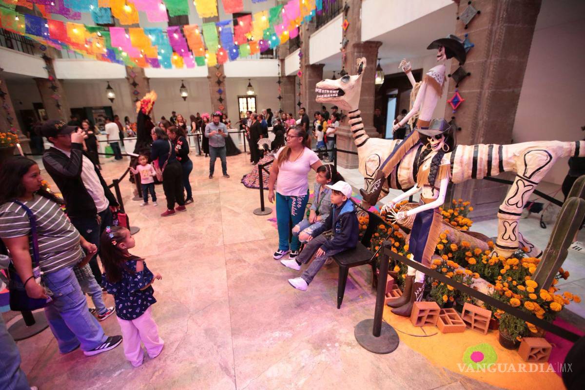 Invitan en Coahuila a vivir tradición del Día de Muertos en familia