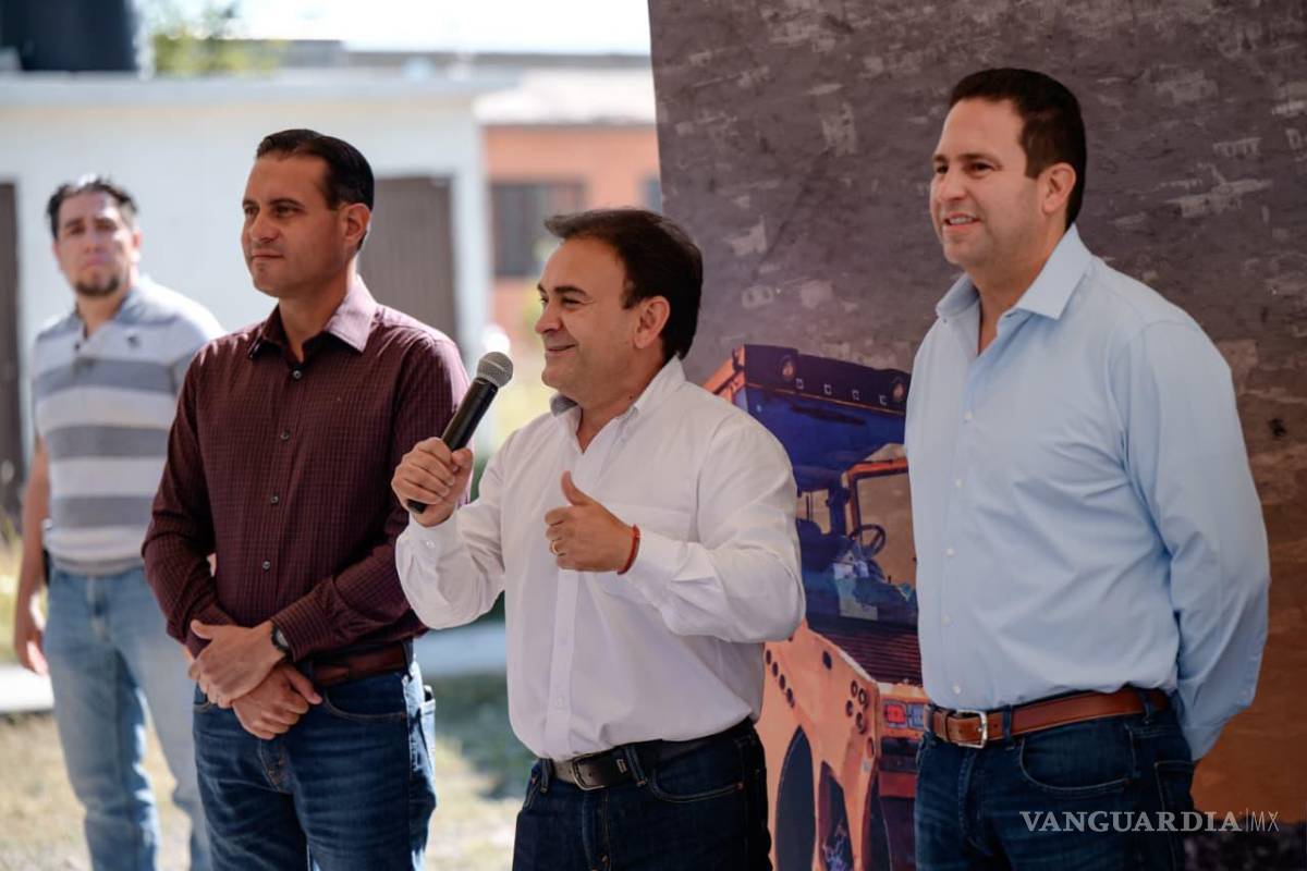 $!Vecinos del sector agradecieron al alcalde y al gobernador por atender sus solicitudes, destacando la importancia de la obra para mejorar la calidad de vida en la colonia.