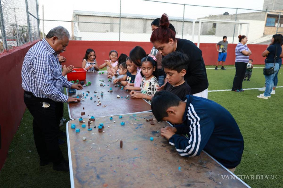 $!Se enseñaron técnicas de modelado, combinación de colores y creación de figuras con plastilina.