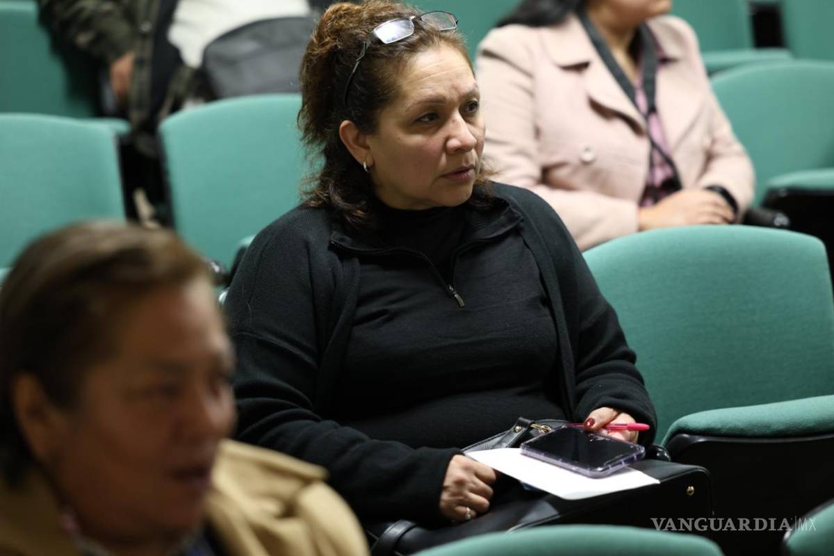 $!Las mujeres participantes escucharon atentas.