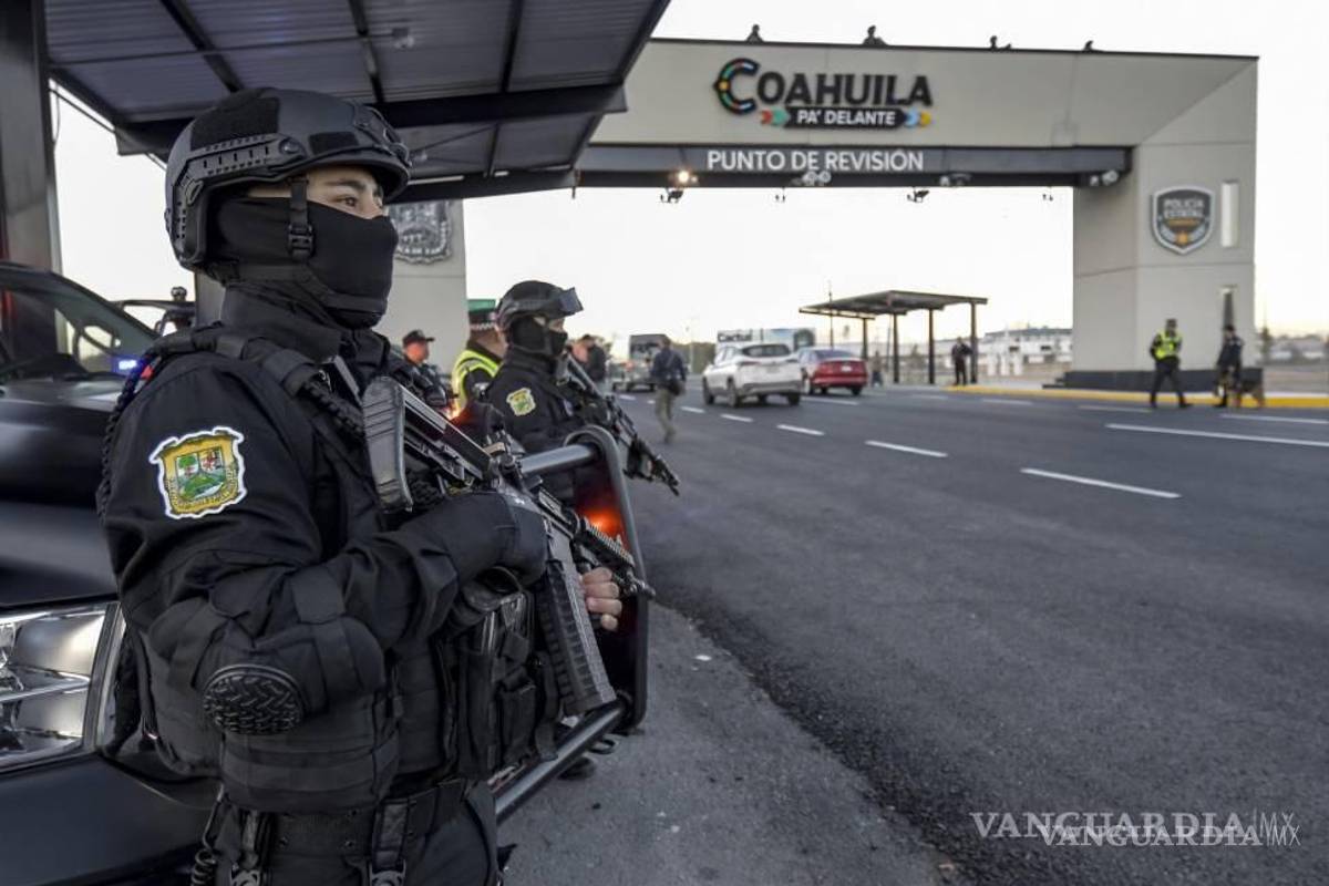 $!Cuerpos de seguridad vigilan los puntos de mayor tránsito para seguridad de los viajeros de esta temporada.