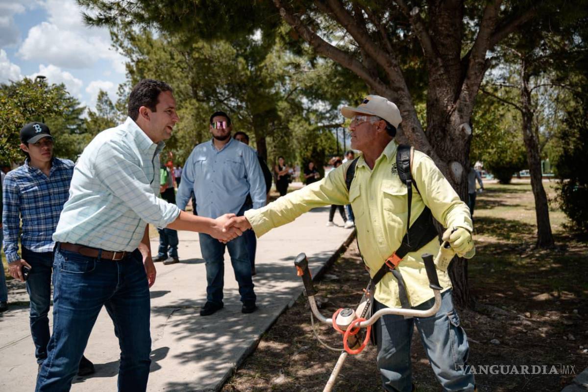 $!Durante la supervisión se trabajó en limpieza, deshierbe, pintura y bacheo en la colonia.