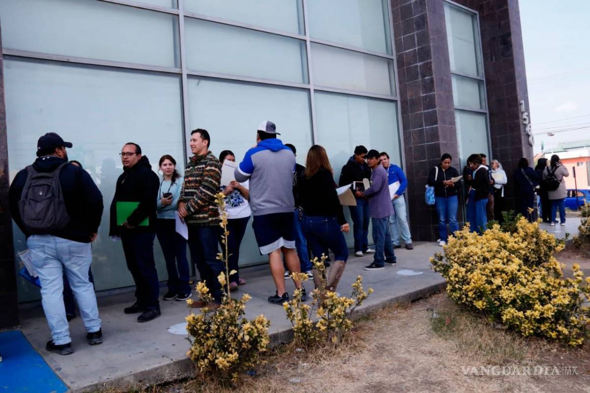 Saltillenses aprovechan últimos días de descuentos en control vehicular y plaqueo