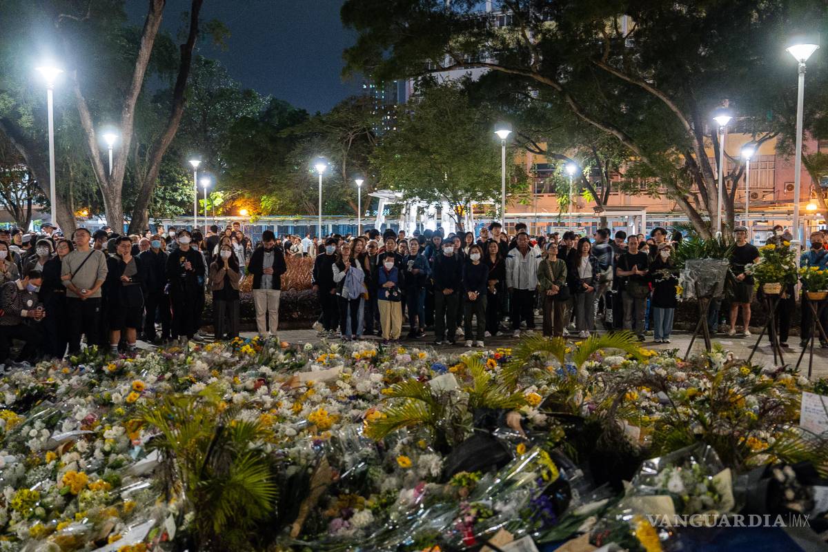 Autoridades de Hong Kong revelan que la malla protectora en edificios incendiados no cumplía con normativa