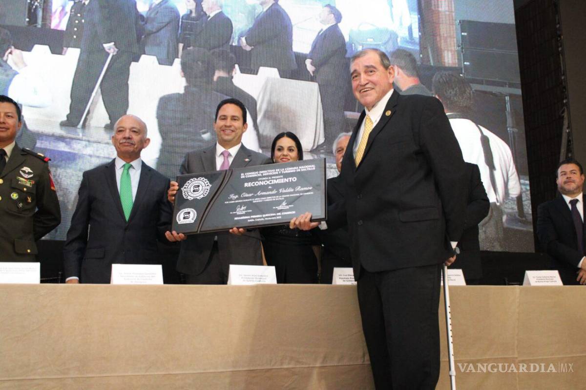 Canaco Saltillo entrega reconocimientos a los más destacados comerciantes de la región