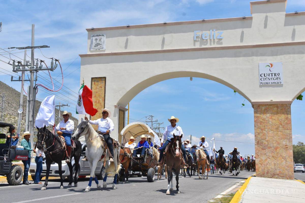Cabalgata de la Feria de la Uva reúne a jinetes de todo Coahuila