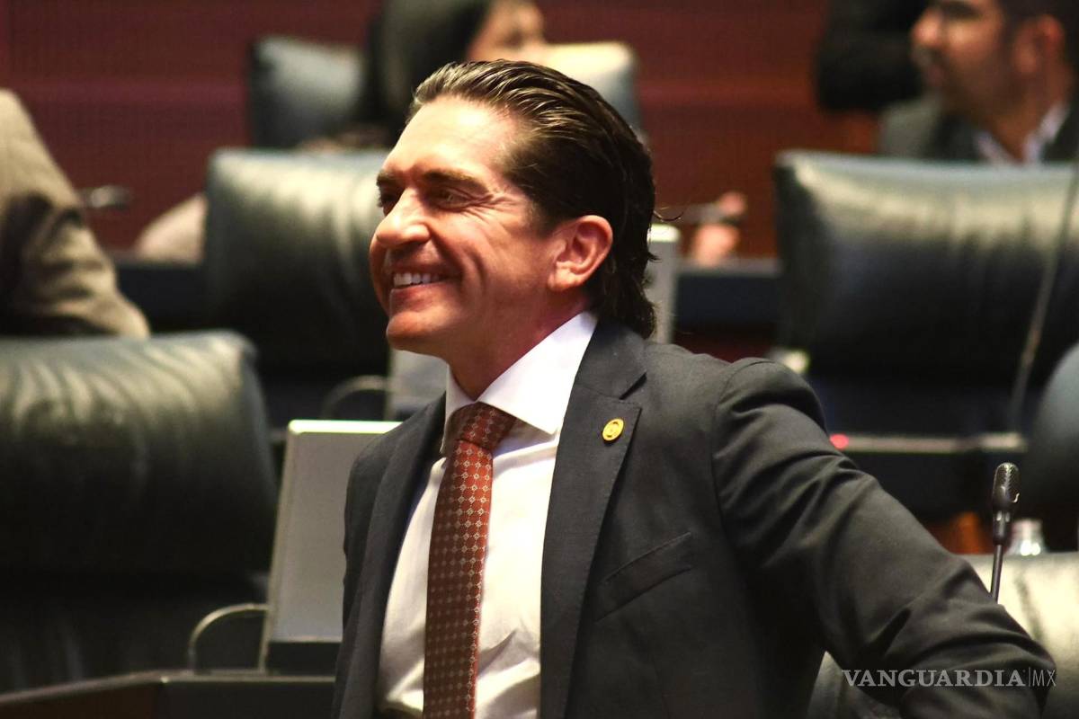 POLITICÓN: ¿Y la austeridad? Luis Fernando Salazar pasea por París como buen morenista