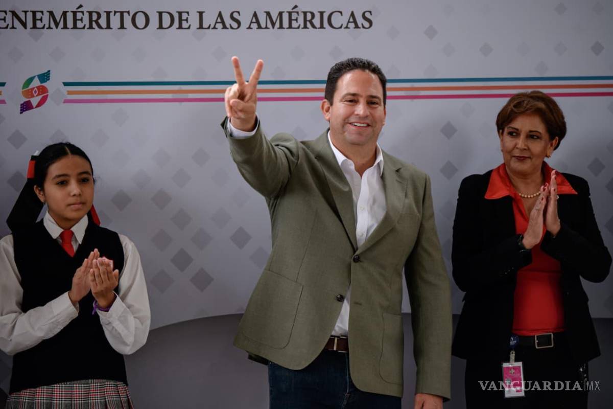 $!Directivos, docentes y alumnado agradecieron la entrega de material deportivo y administrativo por parte del Gobierno Municipal.