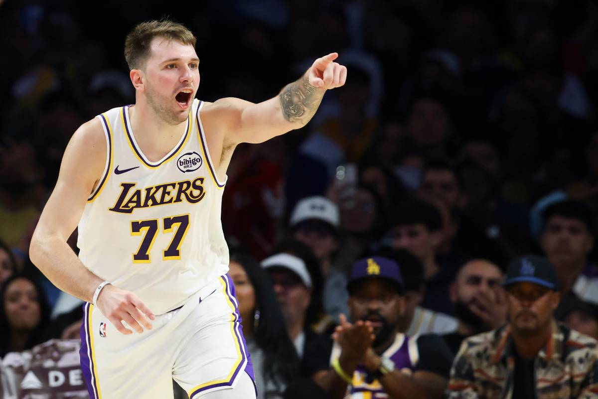 Luka Doncic firma un arranque histórico con los Lakers en la Temporada 2025-2026