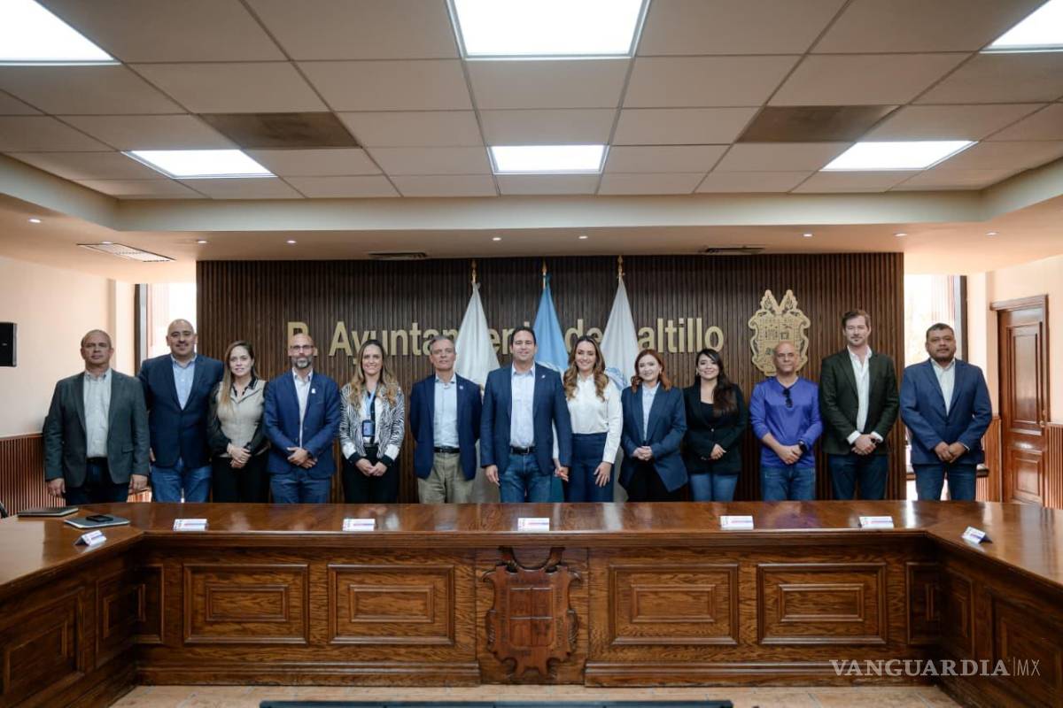 $!A la firma asistieron autoridades municipales, estatales, representantes de ACNUR y organismos de derechos humanos, reforzando el compromiso interinstitucional.