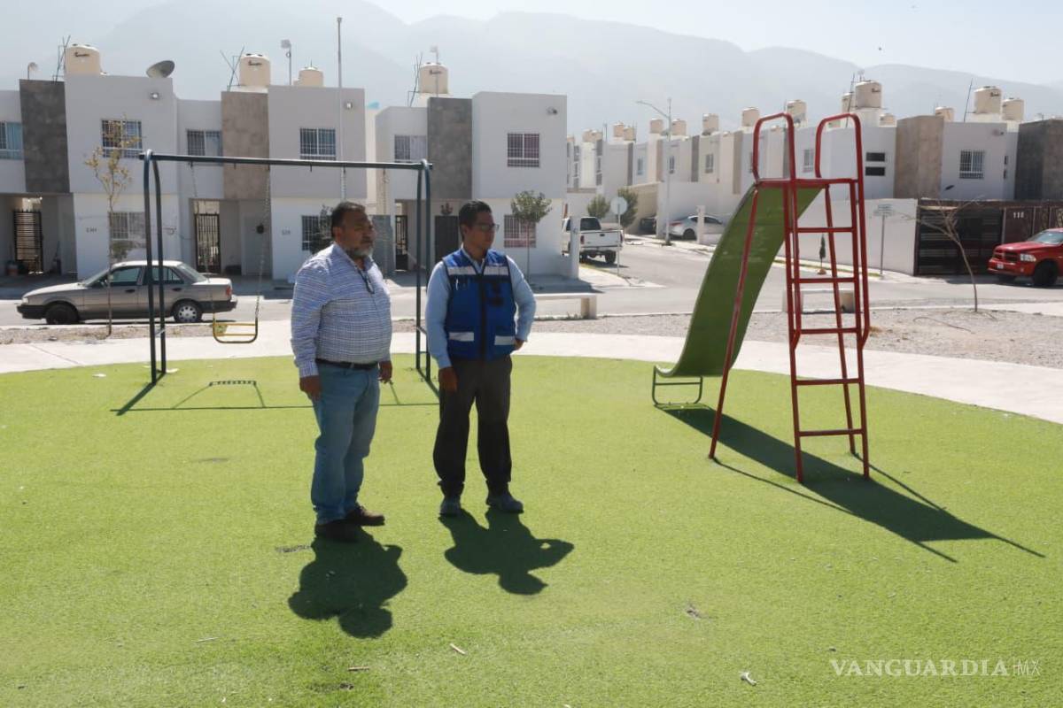 $!Autoridades municipales supervisaron plazas públicas y áreas verdes para realizar acciones de rehabilitación en beneficio de las familias del sector.