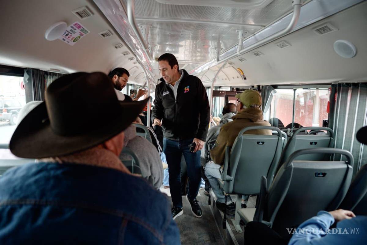 $!El alcalde Javier Díaz informó que el programa Aquí Vamos Gratis ha generado un ahorro acumulado superior a 32.4 millones de pesos para las familias de Saltillo.