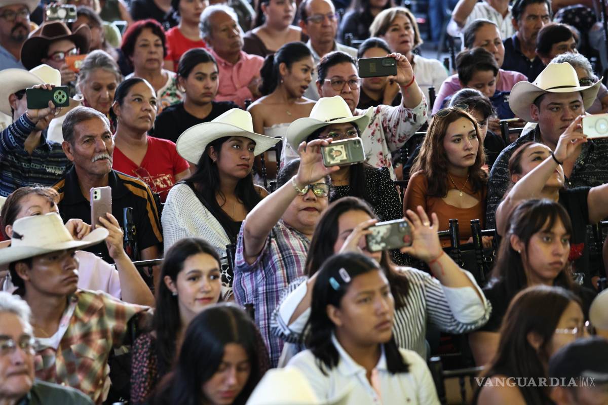 $!La Expo UAAAN 2025 reunió a miles de visitantes que recorrieron los pabellones pecuarios, agrícolas, de innovación y emprendimiento.
