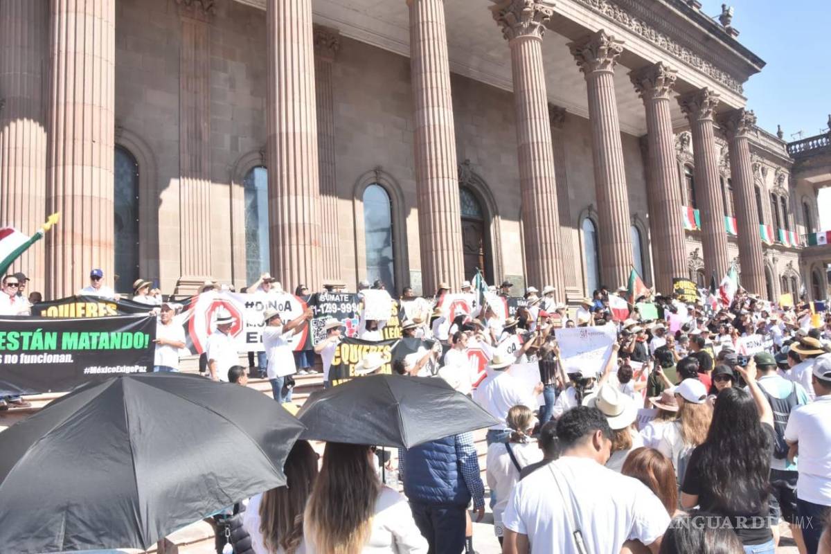 Manifestantes de la Generación Z toman la Macroplaza en Monterrey, Nuevo León