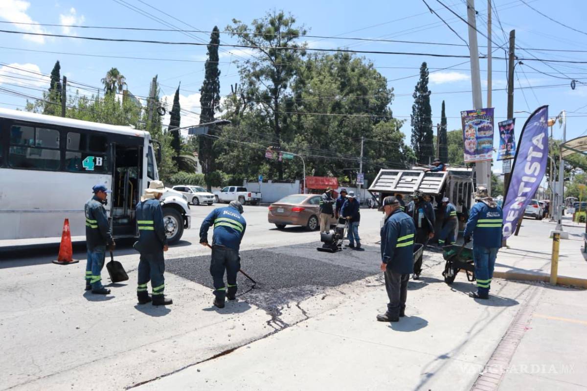 Ayuntamiento de Saltillo refuerza acciones de bacheo y mantenimiento urbano