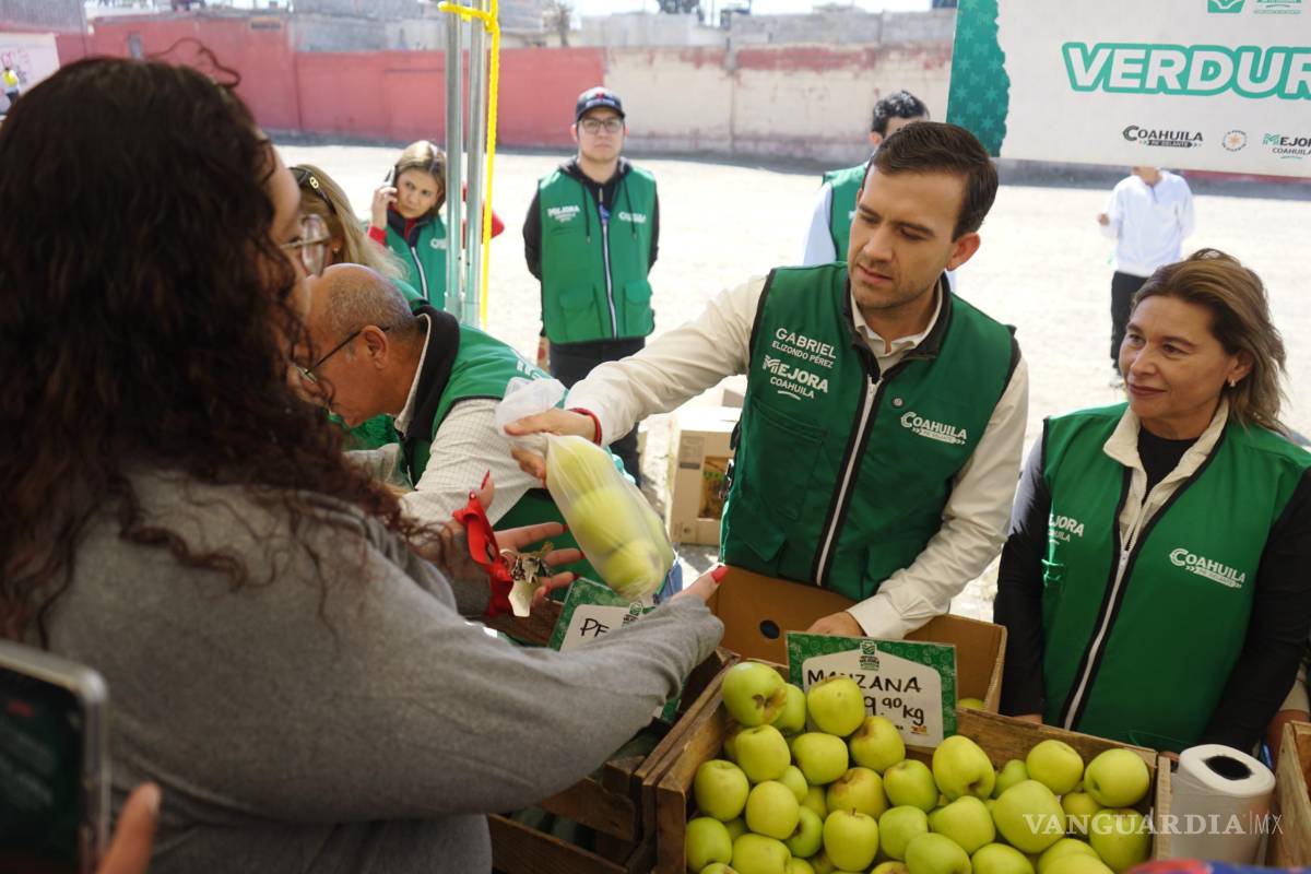 $!Gabriel Elizondo encabezó en la colonia Provivienda el arranque 2026 del programa Mercadito Mejora en tu colonia.