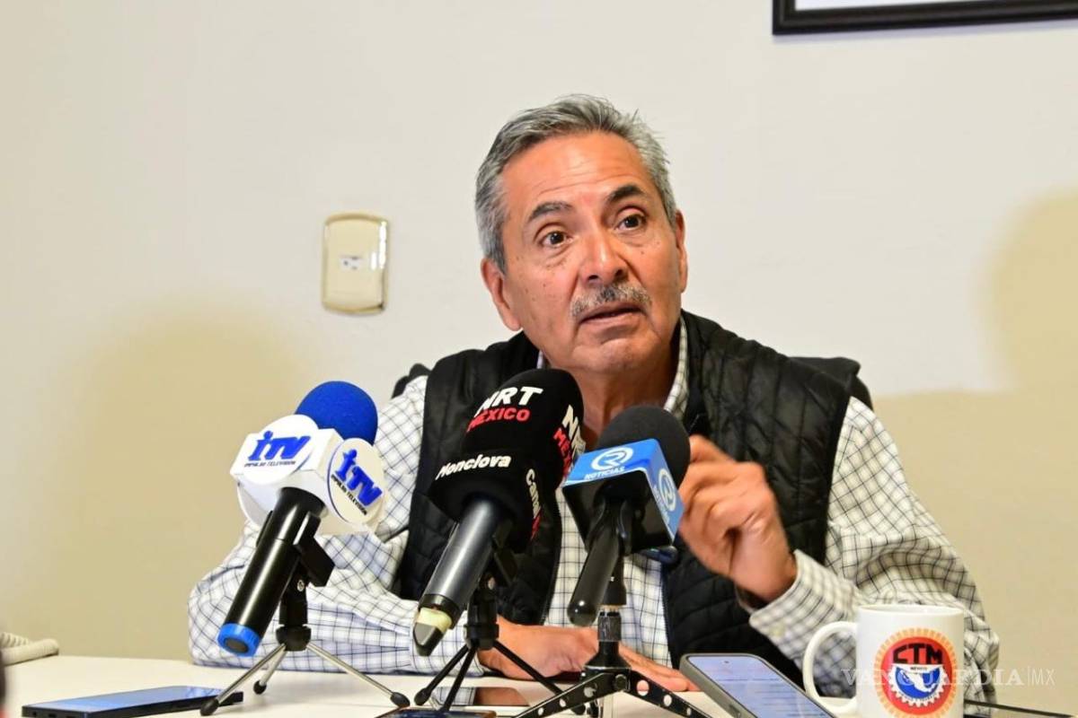 $!Carlos Mata, secretario general de la CTM en Monclova, informó que el descenso de temperaturas no generó incidencias en los centros de trabajo, gracias a la coordinación entre sindicatos y empresas .