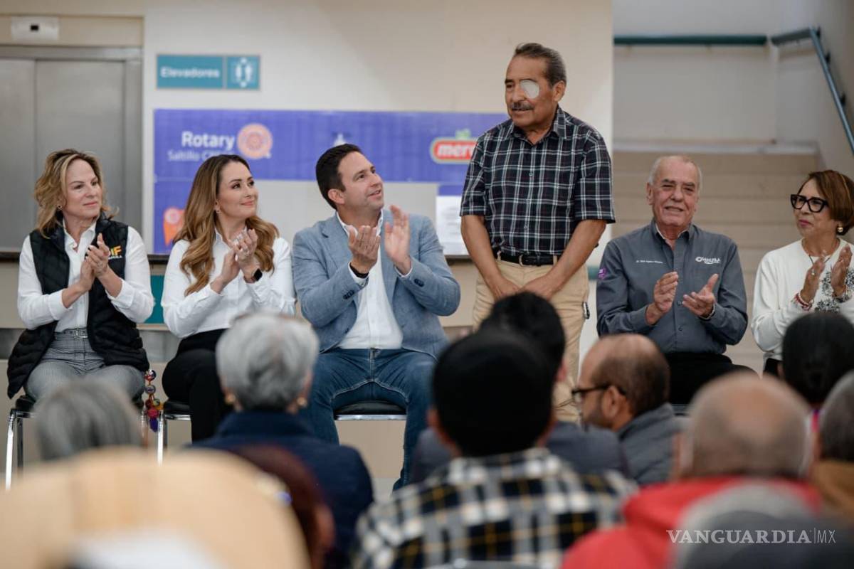 $!El agradecimiento de los beneficiarios de las cirugías refleja el impacto positivo de la jornada, que no solo mejora la visión de los pacientes, sino que también transforma su calidad de vida.