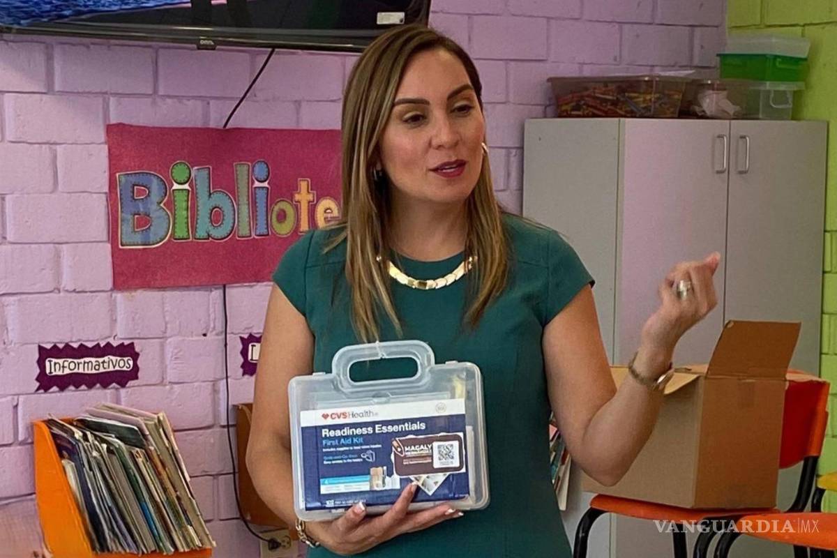 POLITICÓN: Diputada de Morena utiliza escuelas para hacer campaña en horario escolar