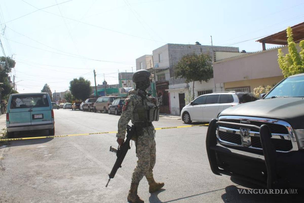 $!Tras herir a su abuelo, el presunto agresor huyó del lugar, pero minutos después fue detenido por la policía municipal de Saltillo.