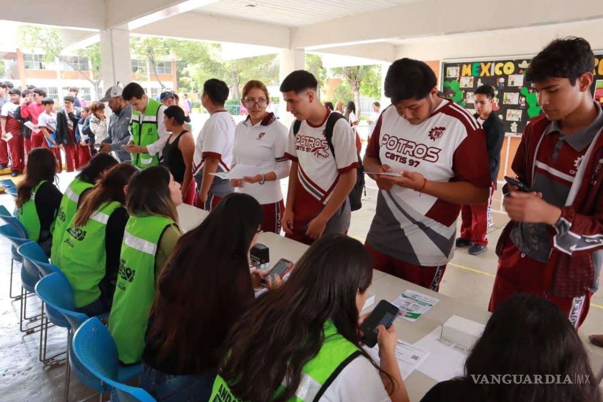 Intensifican credencialización en Saltillo: llevan módulos a escuelas y centros comunitarios