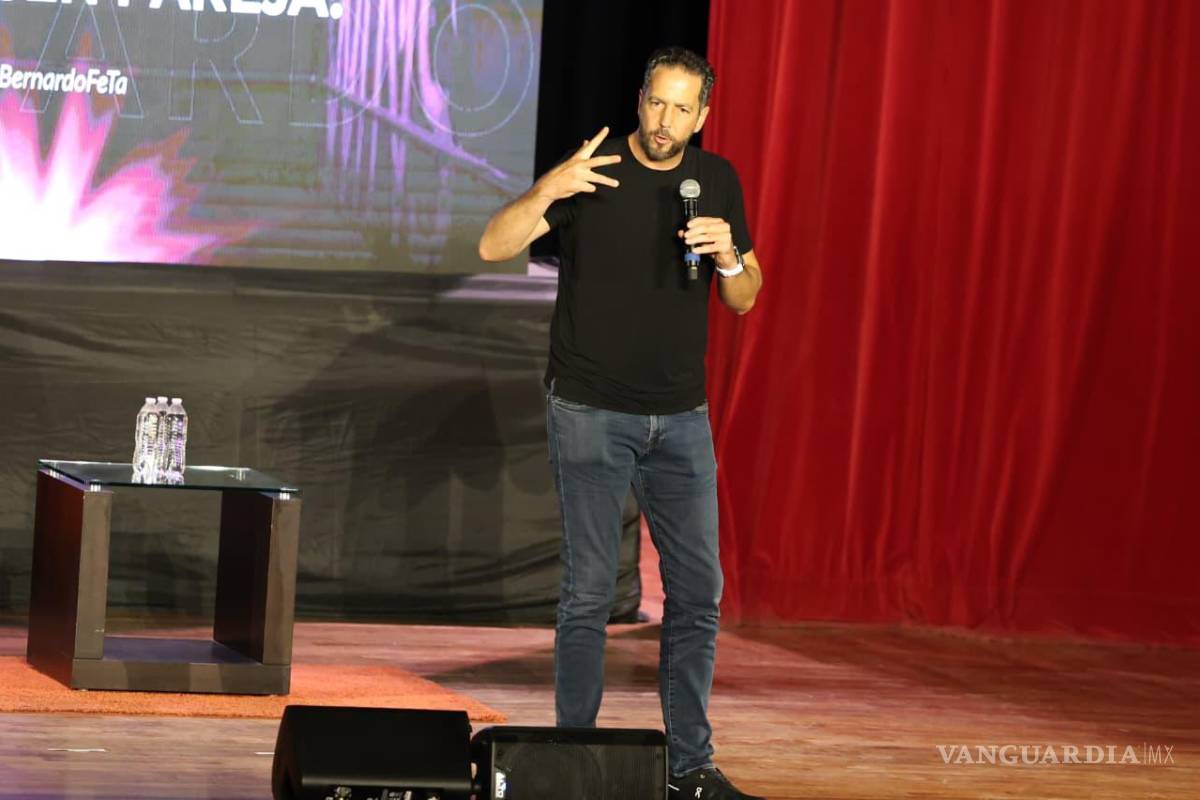 $!El DIF Saltillo, con apoyo de Grip Group, organizó la conferencia “¿Qué te tiene que pasar?” impartida por Bernardo FeTa.