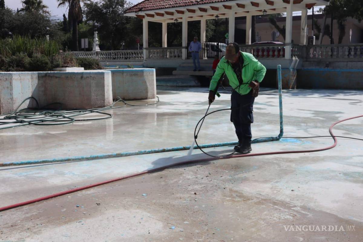 Refuerzan limpieza y mantenimiento del lago de la Alameda de Saltillo