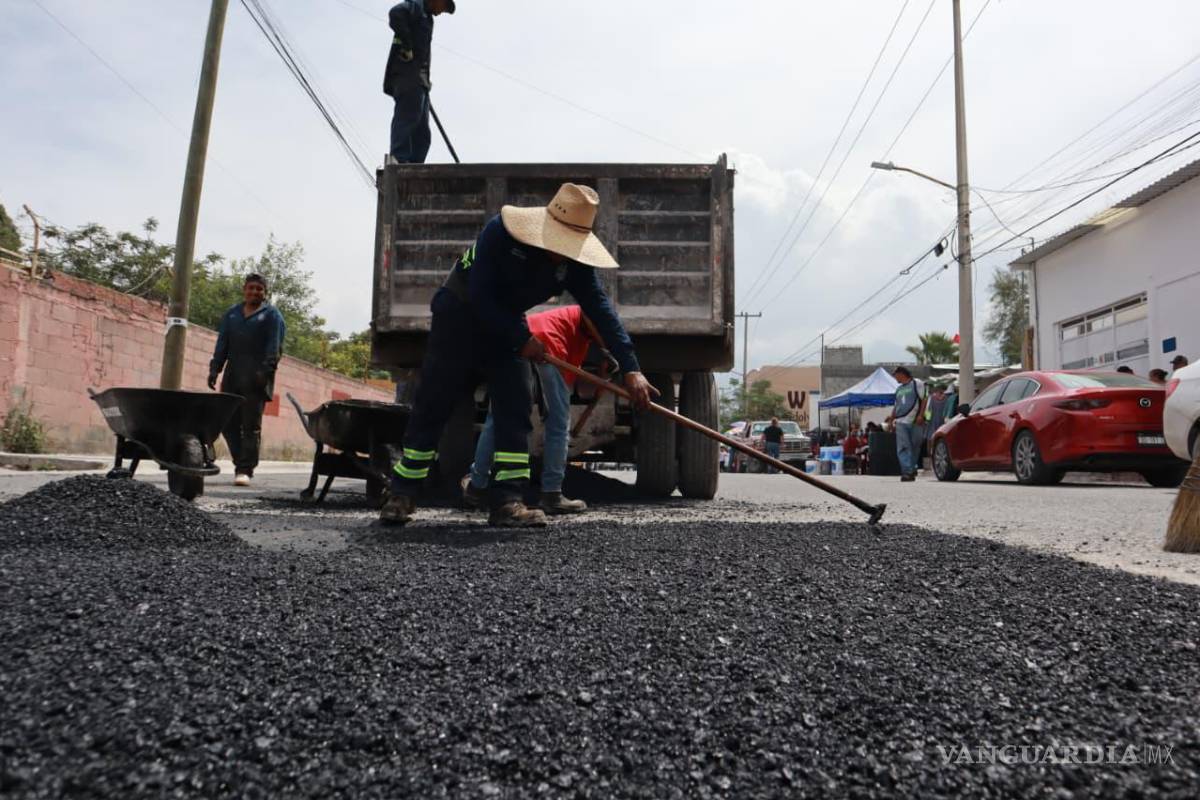 Refuerza Saltillo acciones de bacheo para mejorar vialidades al sur de Saltillo