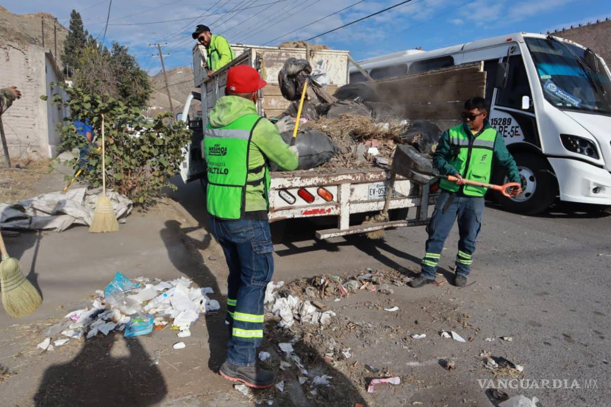 $!Personal municipal rehabilitó áreas verdes, plazas y sistemas de riego en Jardines del Lago y la Plaza Afición Sarapera, en favor de la convivencia familiar y el deporte.