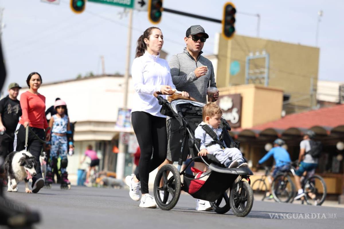 $!Los niños y jóvenes disfrutaron de espacios recreativos y actividades físicas durante el recorrido dominical.