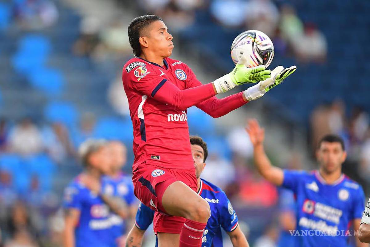 A Kevin Mier ya lo traen; errores le han costado caro al Cruz Azul