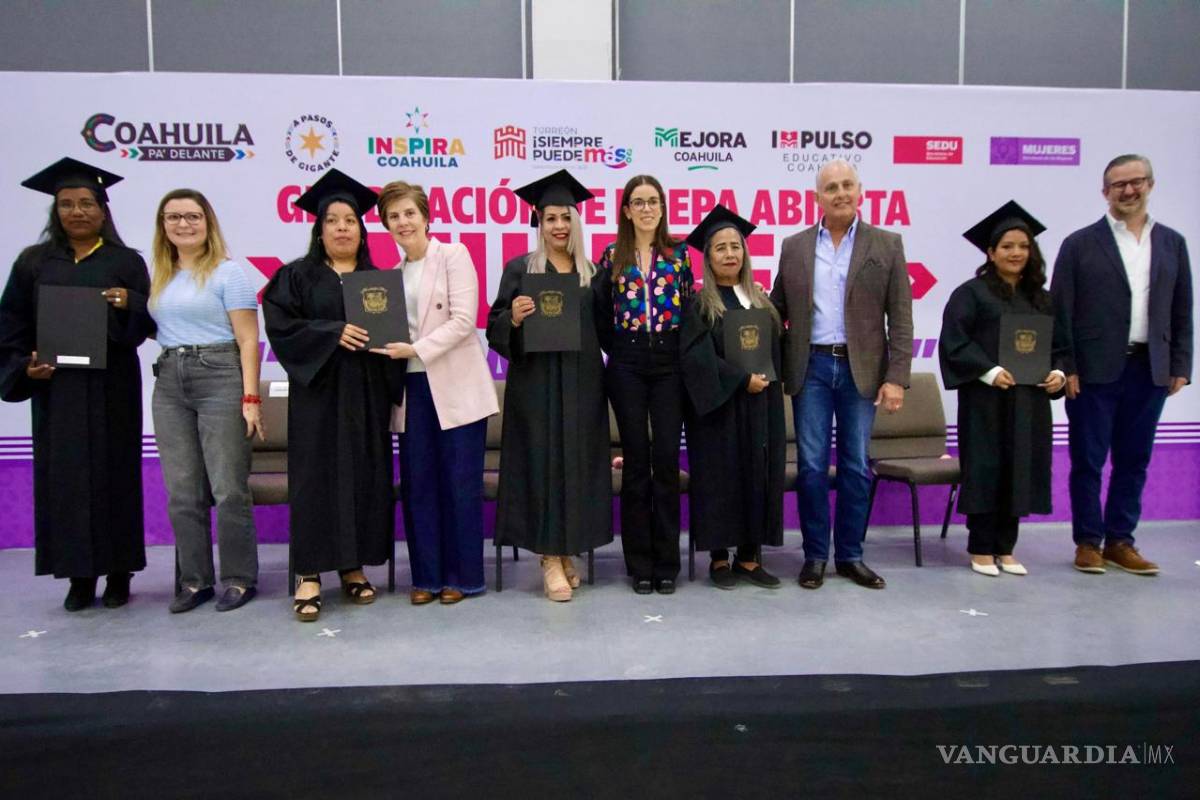 Reconocen a 122 mujeres que concluyeron la prepa en Torreón