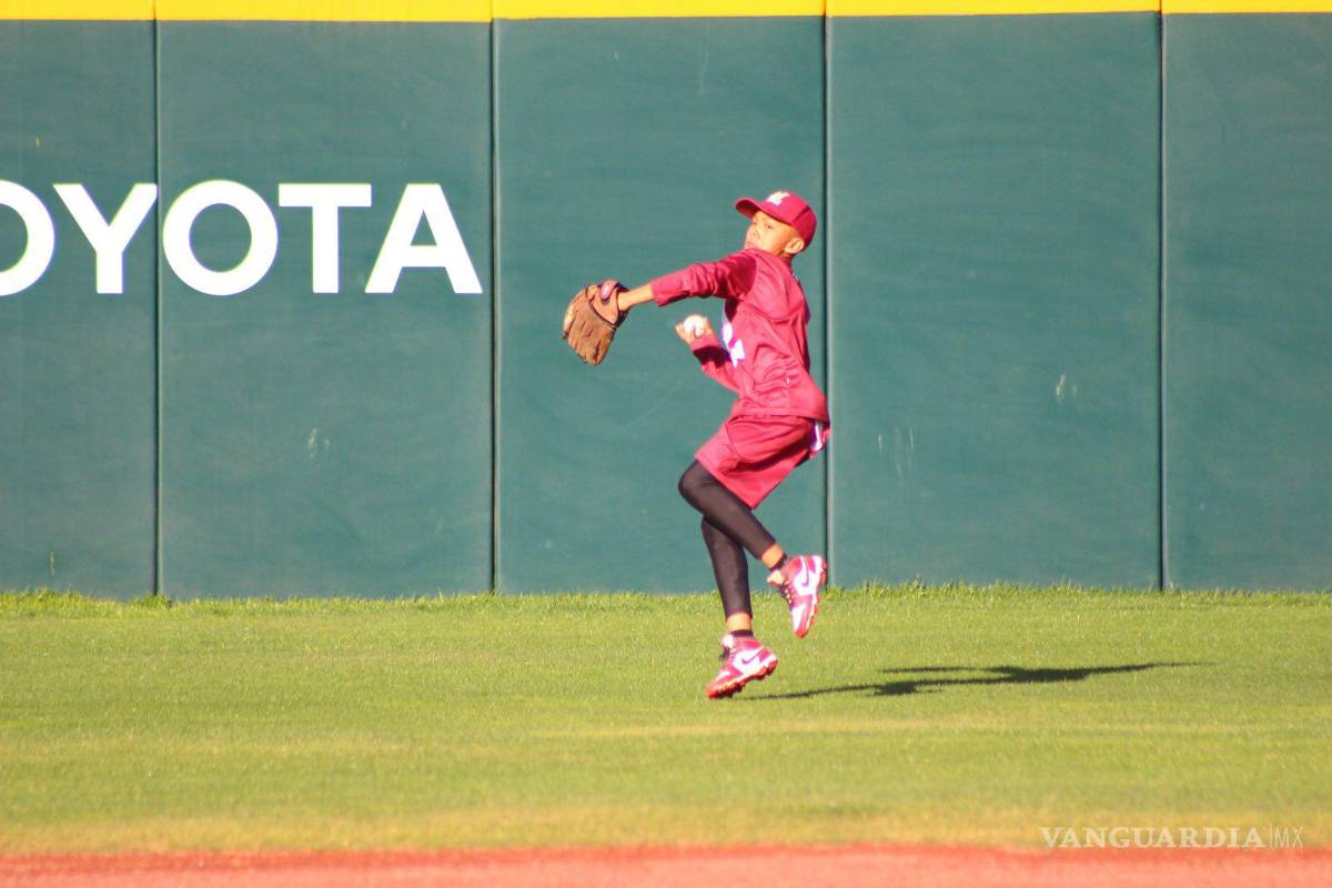 $!Peloteros de la Región Laguna participaron en pruebas físicas y técnicas durante el try out estatal de béisbol.