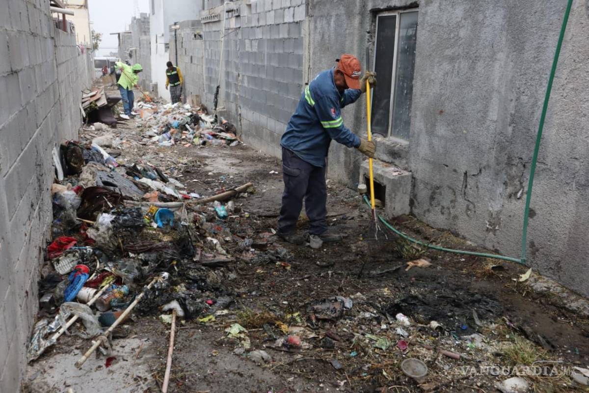 $!Colonias como Vicente Guerrero, Miguel Hidalgo, Zapalinamé y la Zona Centro fueron beneficiadas con limpieza profunda de callejones y áreas comunes.