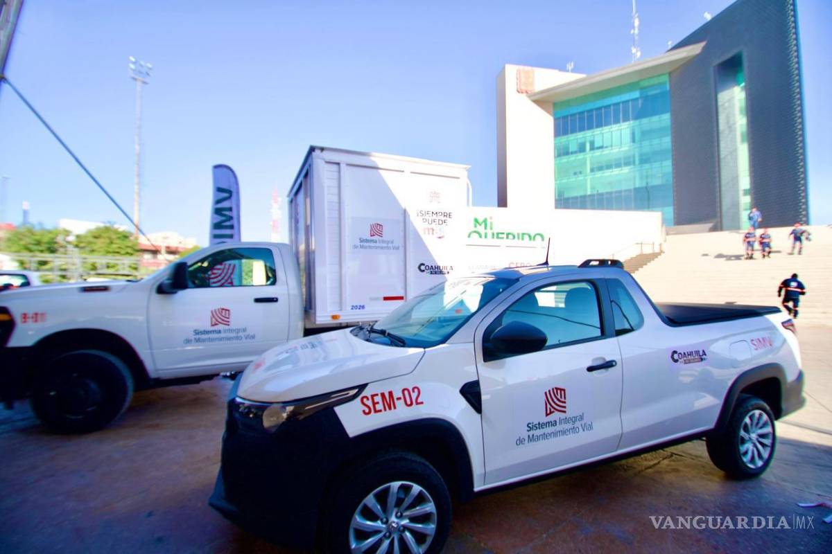 $!Las nuevas unidades vehiculares entregadas al SIMV reforzarán las labores de bacheo y mantenimiento en Torreón.