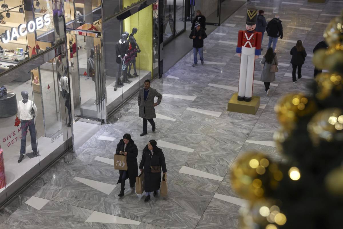 Afectan los aranceles de EU de forma desigual a los precios y compras navideñas