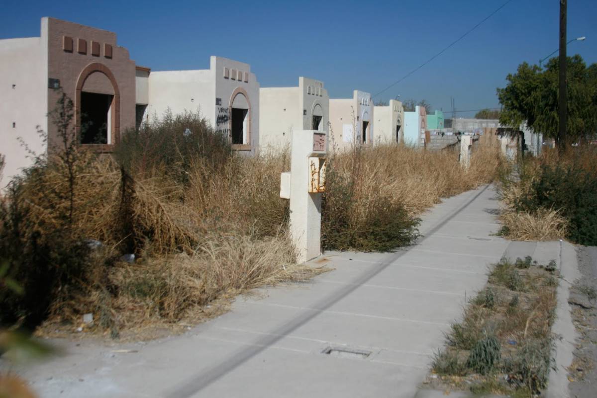 Abandonadas, 100 mil viviendas en Ciudad Juárez; vandalizan 50%
