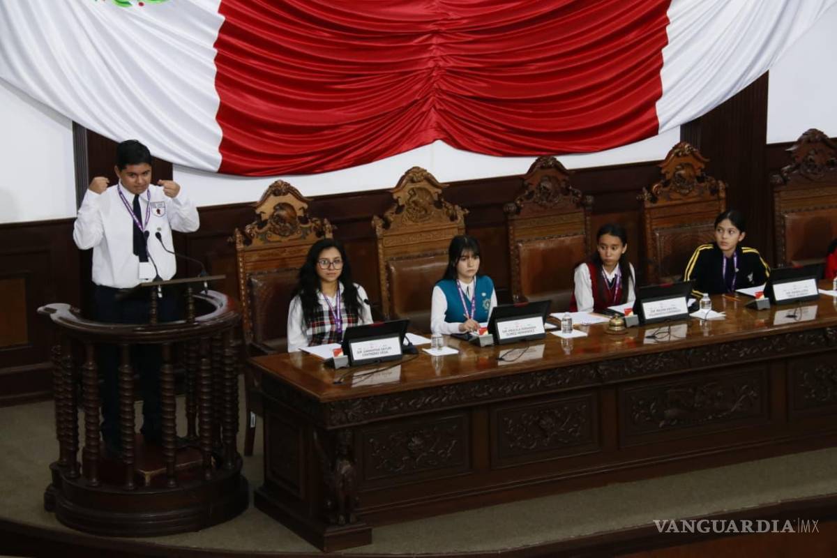 Jóvenes coahuilenses se convierten en legisladores por un día en el Parlamento Estudiantil 2025