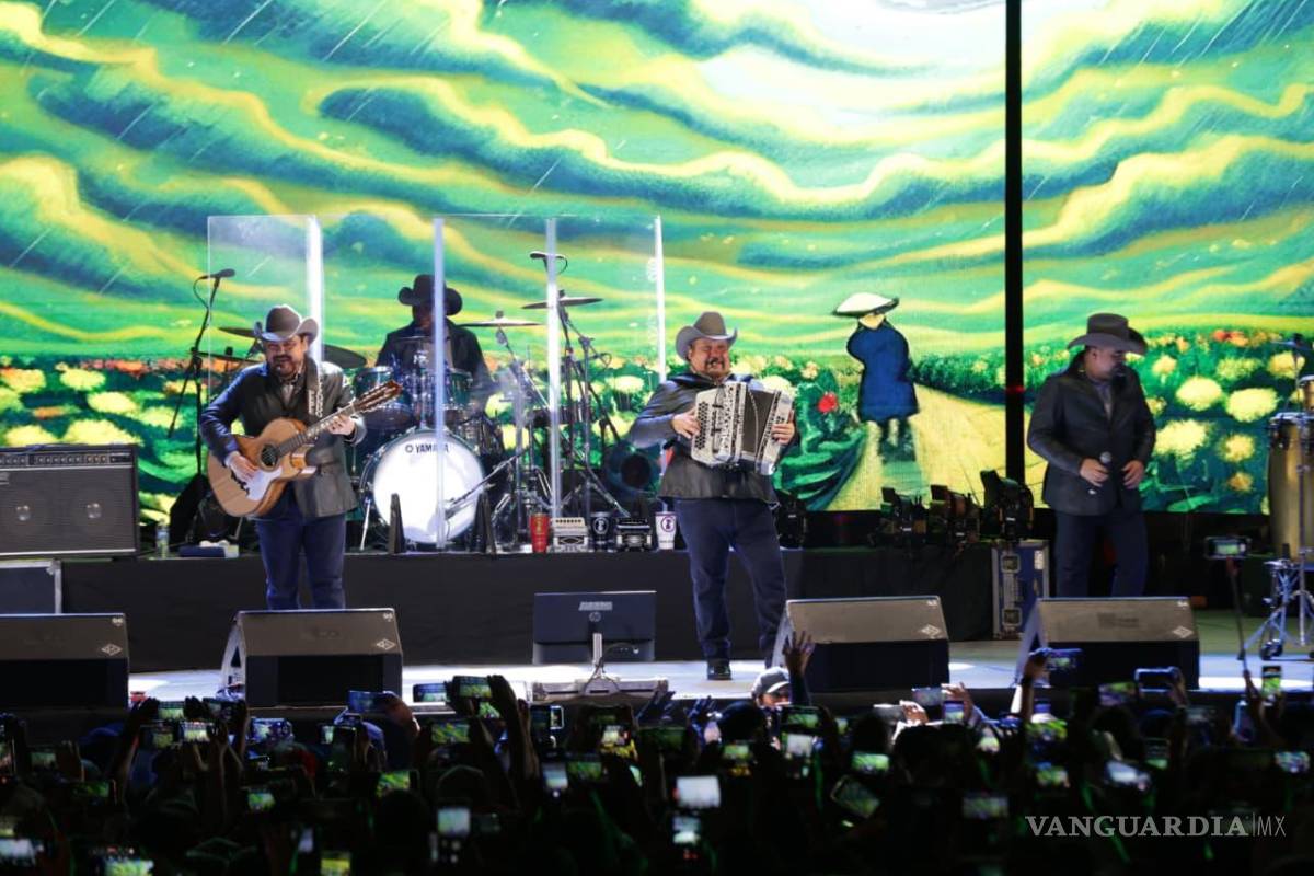 Festeja Grupo Pesado Grito de Independencia con saltillenses