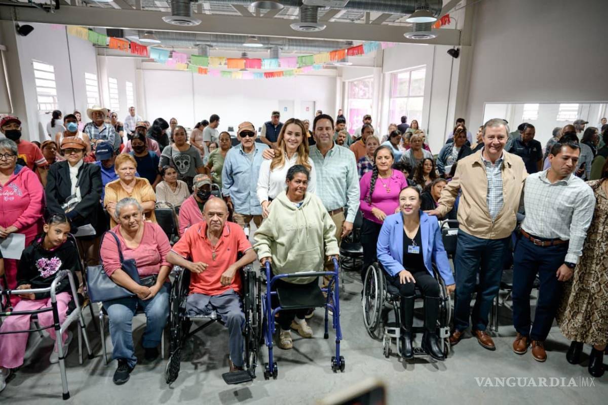 Entregan aparatos ortopédicos a personas con discapacidad en Saltillo