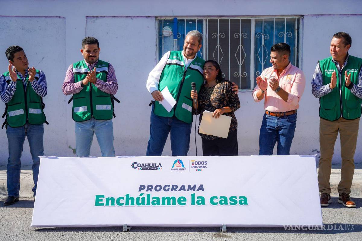 $!El alcalde Tomás Gutiérrez Merino encabezó el arranque de la nueva etapa del programa “Enchúlame la Casa” en la colonia Cañadas del Mirador.