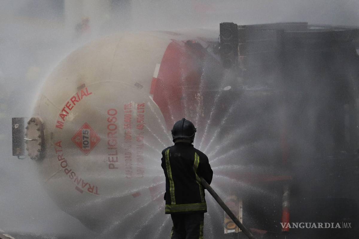 Confirman 31 muertos por explosión de pipa en Iztapalapa; víctima es el doctor Óscar Uriel Rivera