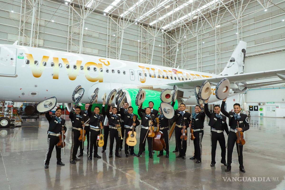 Viva Aerobus sorprende con avión temático “Juan Gabriel Eterno”: un homenaje en los cielos al Divo de Juárez