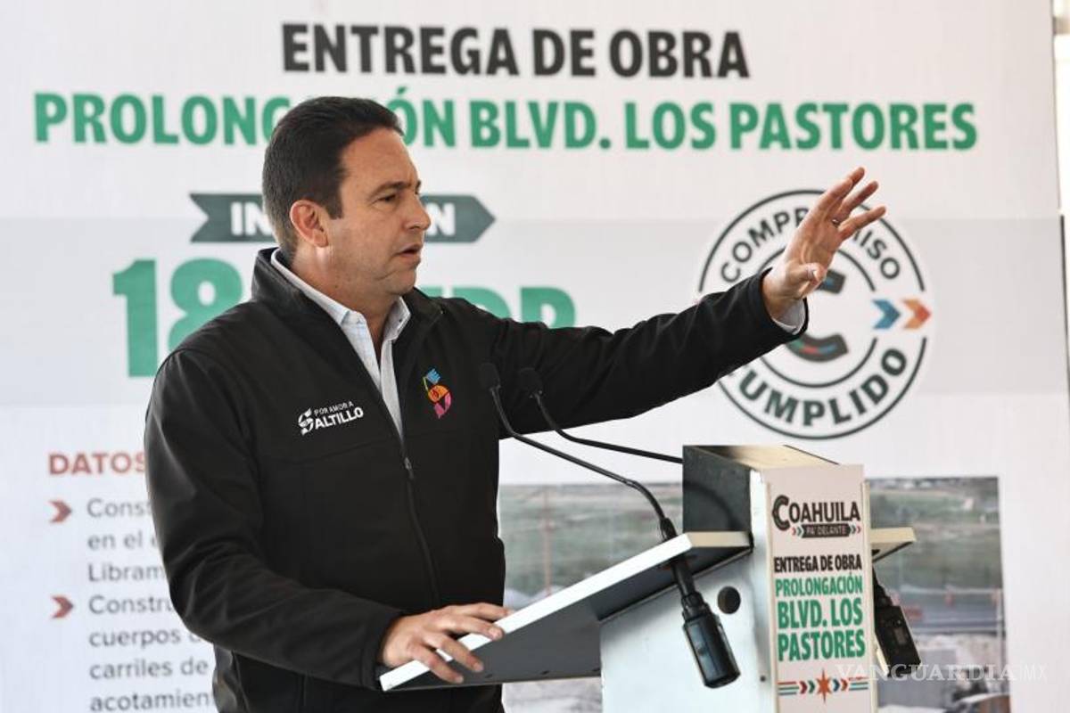 $!El alcalde Javier Díaz González afirmó que la obra beneficiará a los más de 40 mil ciudadanos que viajan a los parques industriales de Ramos Arizpe.