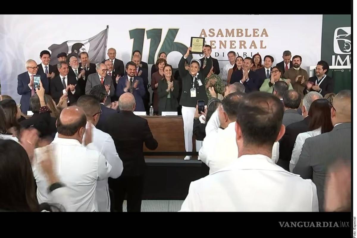 Acusan ante Sheinbaum desabasto y saturación en IMSS