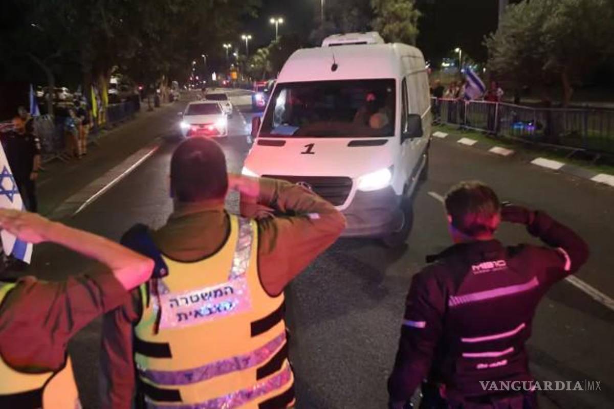 Hamás devuelve los cuerpos de los rehenes, pero Israel afirma que uno no es de ellos, lo que amenaza las negociaciones de paz