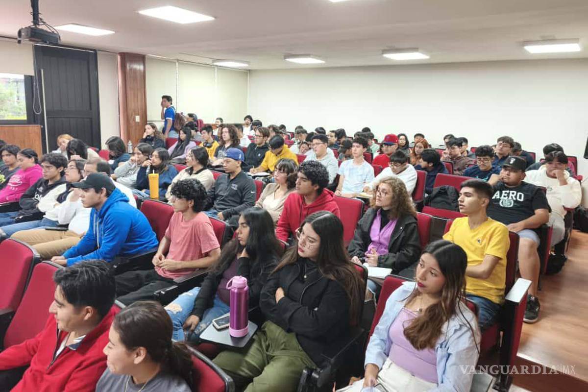 $!La comunidad estudiantil de la Facultad de Economía fue parte de esta conversación entre académicos.