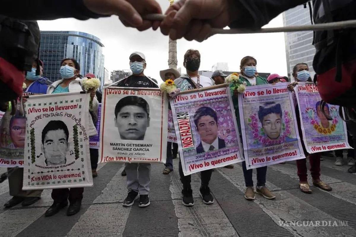 Documentos revelan que agentes de la DEA encubrieron evidencias en desaparición de los 43 de Ayotzinapa