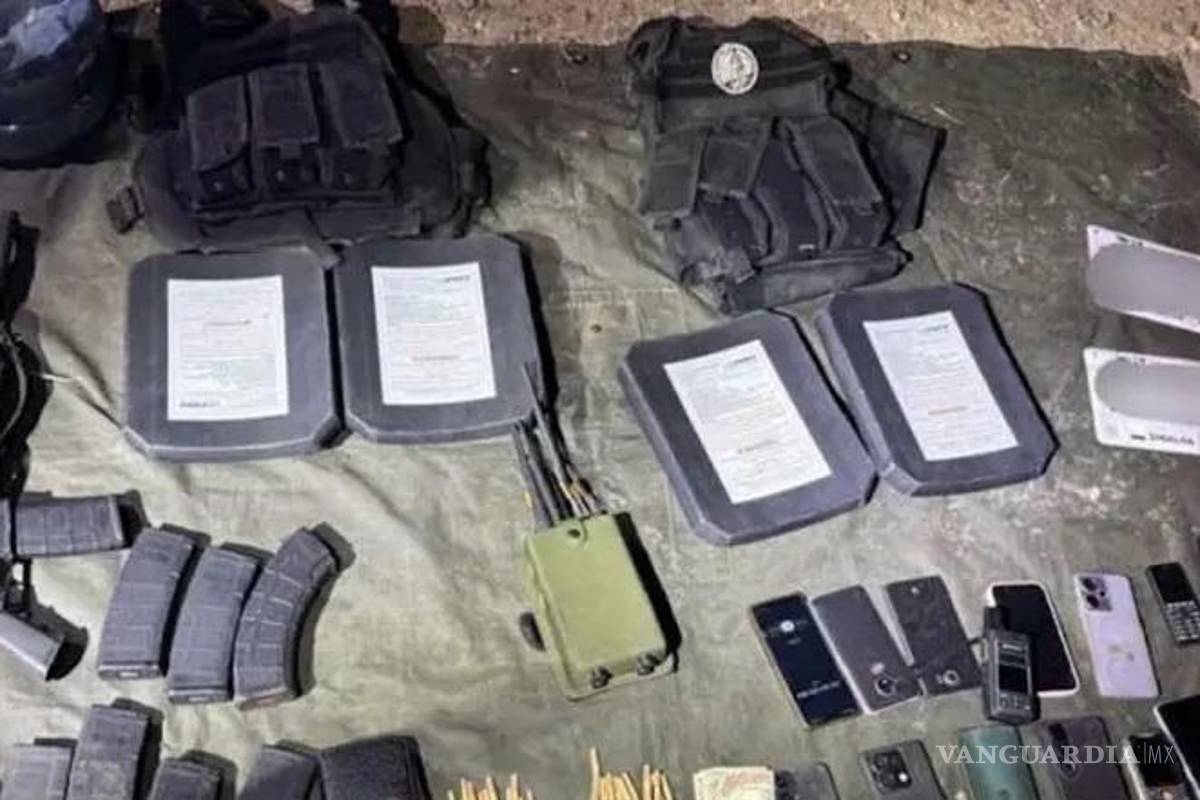 Soldados irrumpen en taller mecánico, liberan 20 víctimas de secuestro y confiscan arsenal